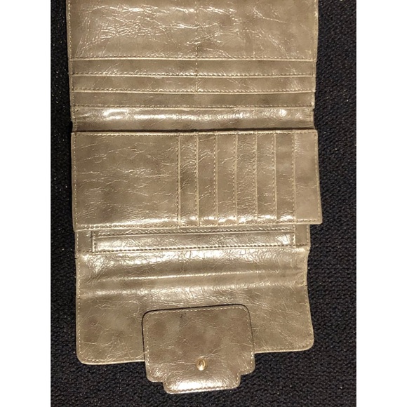 Guess Wallet - Picture 4 of 8